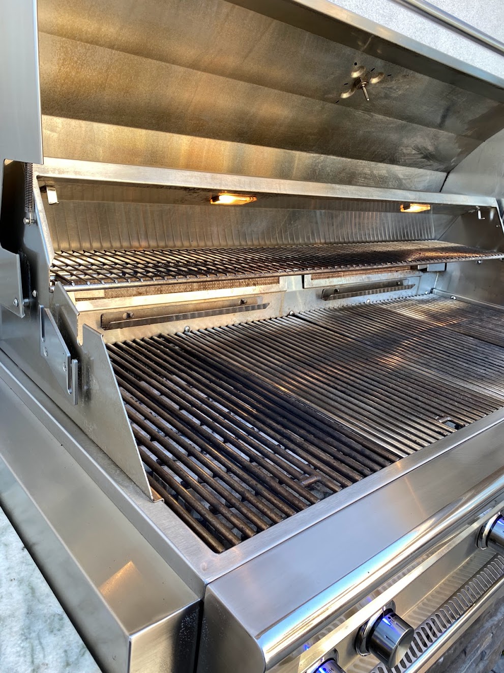 Detailed clean of a built-in grill